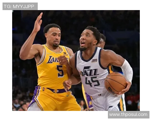 猛虎出笼活塞队媒体日合影曝光球员们与球迷共享精彩瞬间 猛虎出笼活塞队媒体日合影曝光球员们与球迷共享精彩瞬间