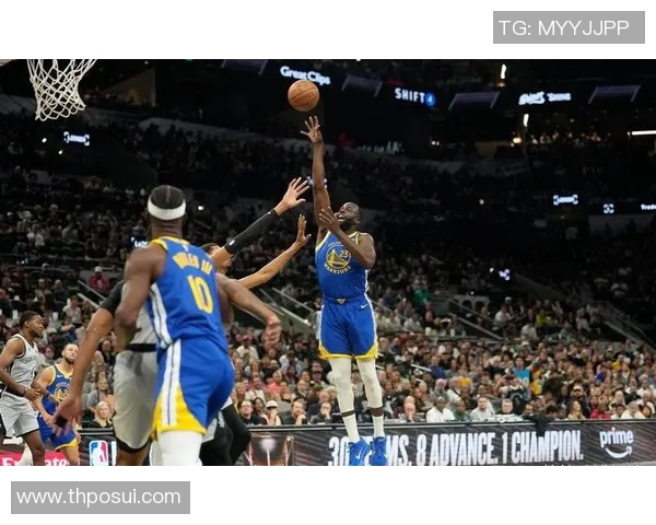 超越詹姆斯，又追平乔丹！库里狂轰49分，罚球准绝杀，连续两场45+