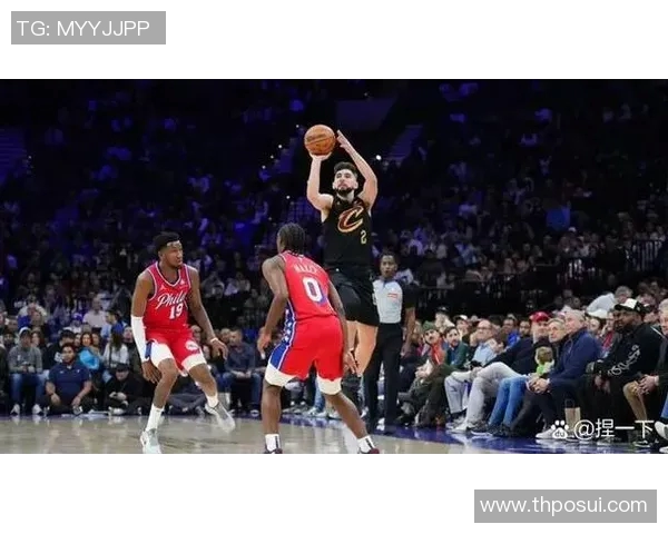 这就是态度!恩比德倒地与多名骑士球员争球 这就是态度!恩比德倒地与多名骑士球员争球